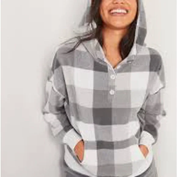 Old Navy Micro Performance Fleece Henley Hoodie - Picture 2 of 7